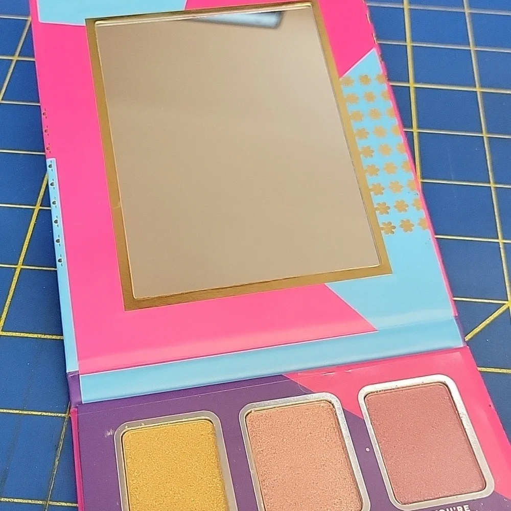 Taste Beauty Positively Beautiful Be Your Own Kind Of Beautifu Eyeshadow Palette